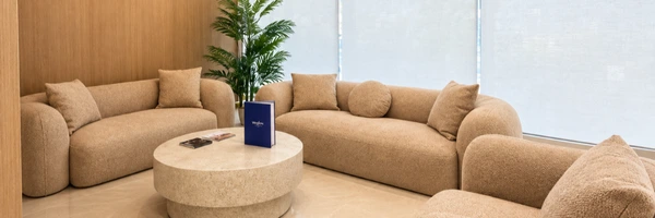 sala de espera de la clínica de medicina estética Weglow Clinic Alicante